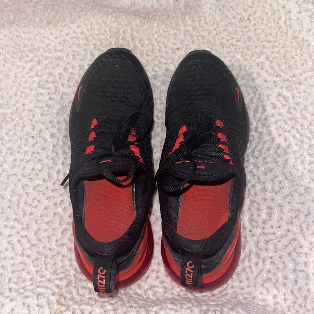 Black And Red Air 270’s Size 5.5 Youth or W6.5